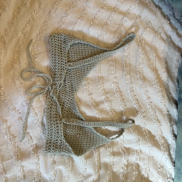 Handmade crochet top - Picture 3 of 3